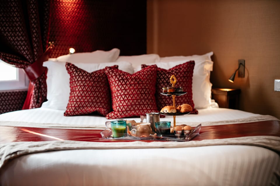 Double Room (Lit rond) | Premium bedding, pillowtop beds, in-room safe, individually decorated