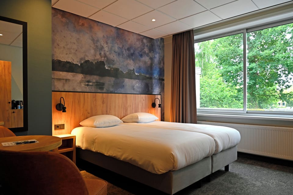 Standard Double Room | In-room safe, WiFi (free), bed sheets