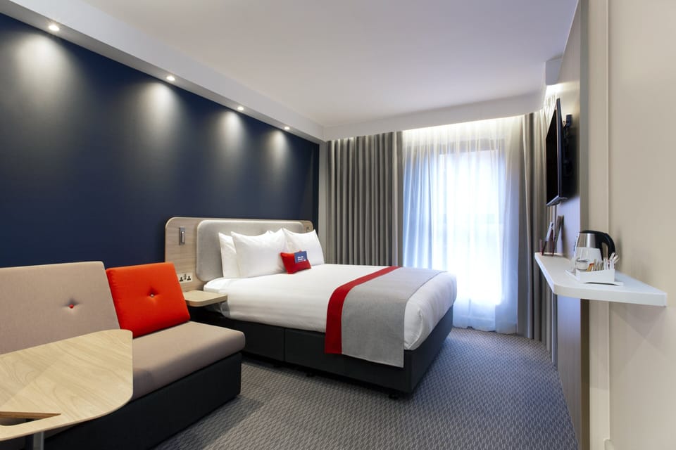 Standard Room, 1 Double Bed with Sofa bed (Free Hot Breakfast) | Desk, soundproofing, iron/ironing board, free WiFi