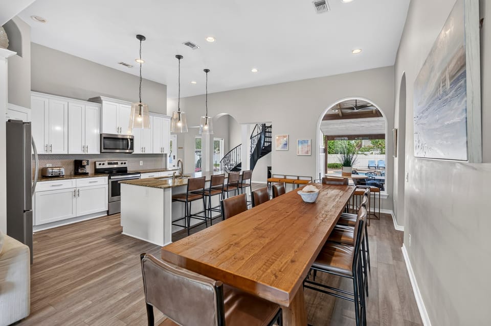 Southern Jewel - Crystal Shores - Kitchen & Dining Room