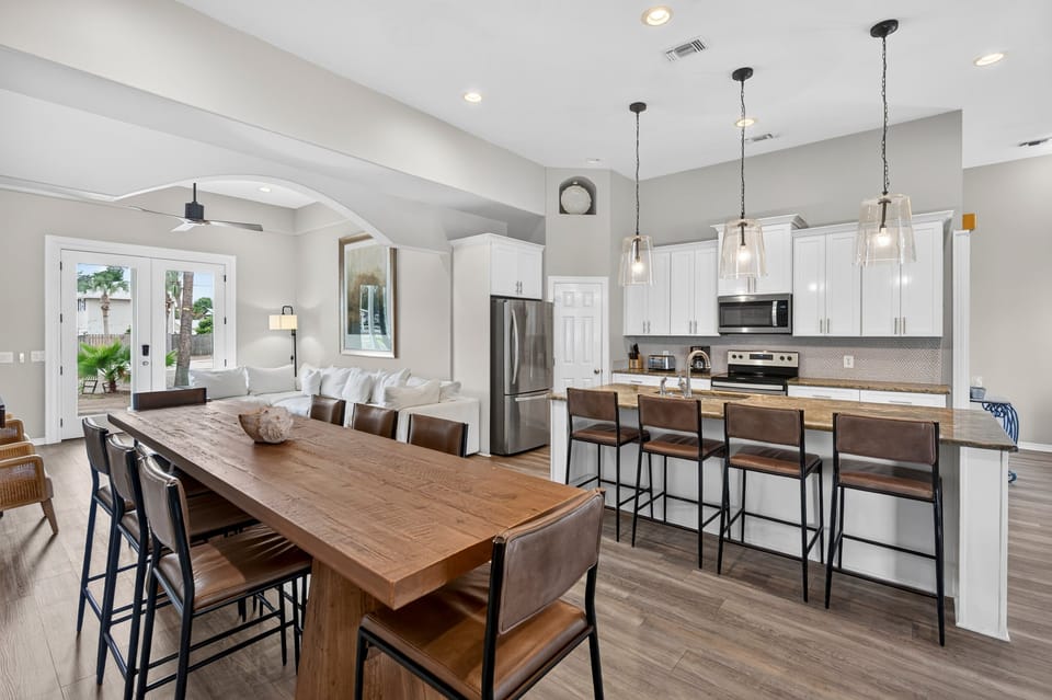 Southern Jewel - Crystal Shores - Kitchen & Dining Room