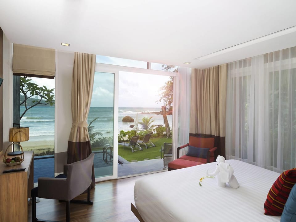 Villa, 1 Double Bed, Plunge Pool | Minibar, in-room safe, desk, laptop workspace