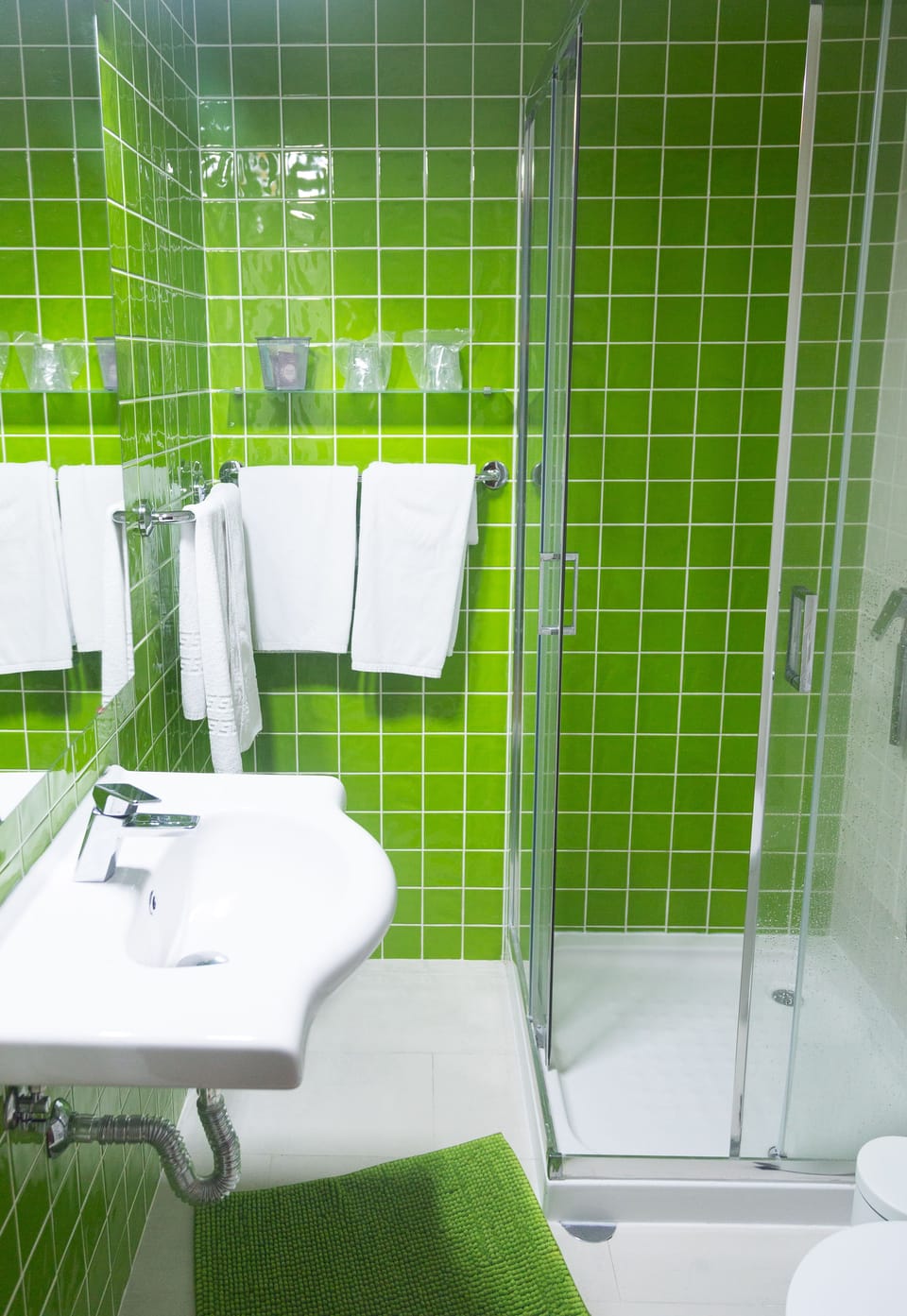 Bathtub, free toiletries, hair dryer, bathrobes