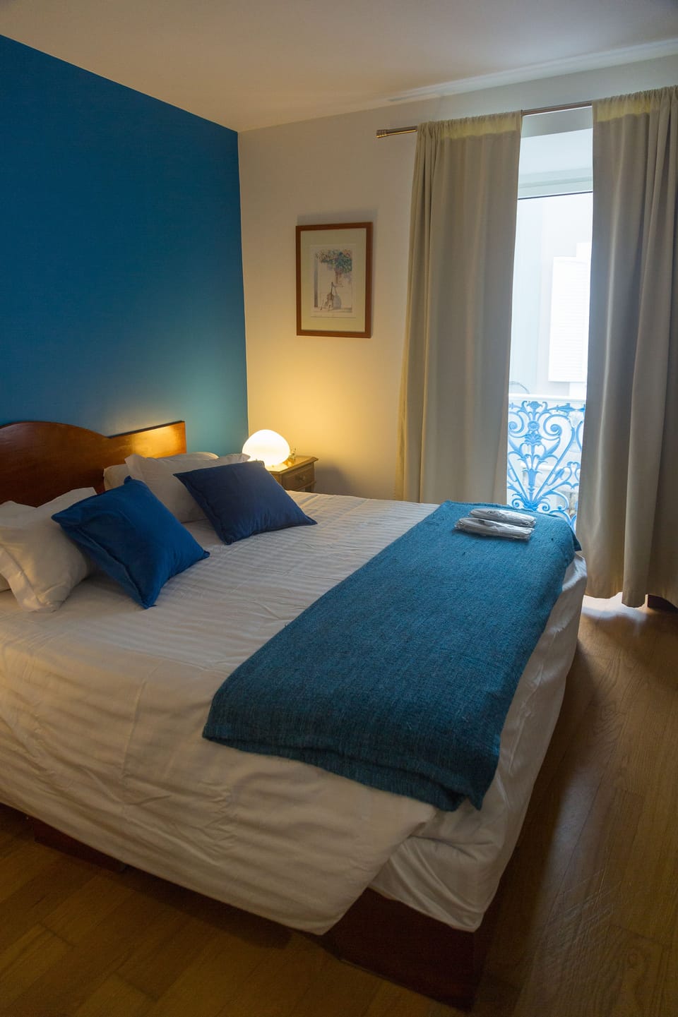 1 bedroom, in-room safe, desk, blackout drapes