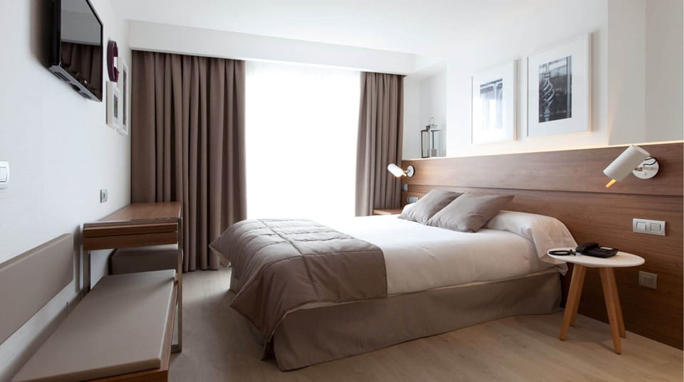 Double or Twin Room (Single Use) | Minibar, in-room safe, desk, soundproofing