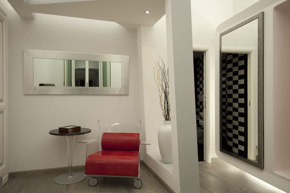 Minibar, in-room safe, desk, soundproofing