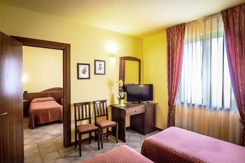 1 bedroom, in-room safe, desk, blackout drapes
