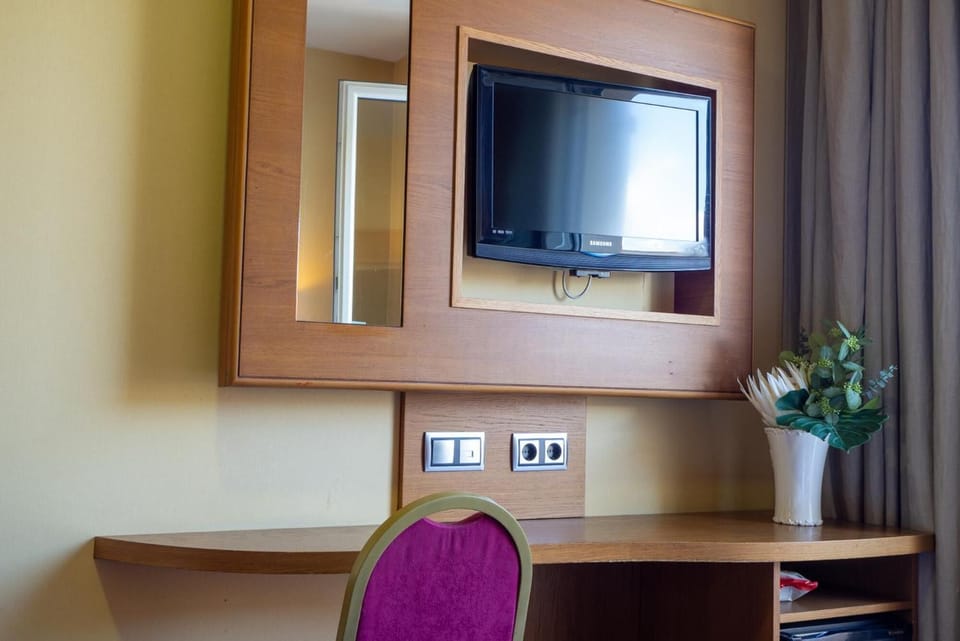 Minibar, in-room safe, desk, blackout drapes