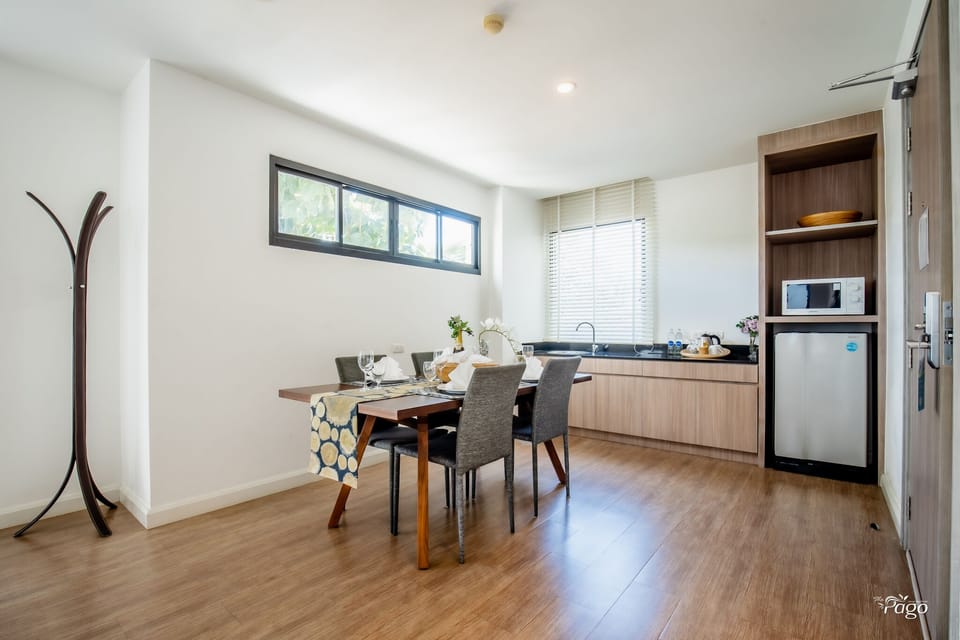 Family Suite | In-room safe, individually decorated, desk, blackout drapes