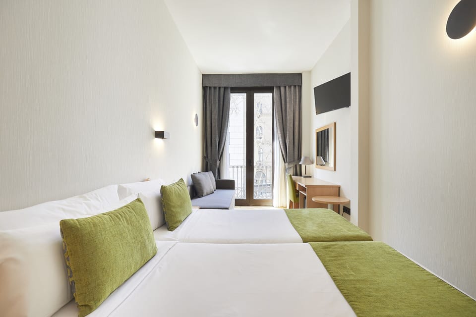 Hypo-allergenic bedding, down comforters, minibar, in-room safe