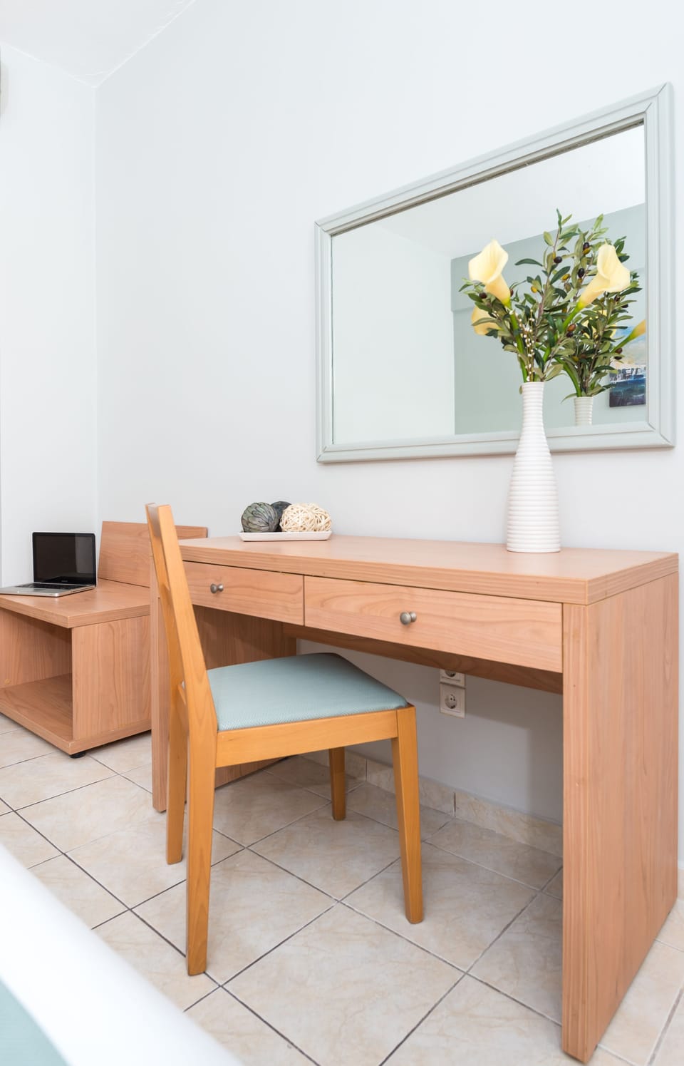 Standard Room, Garden View (Double/Triple/Quad) | In-room safe, desk, laptop workspace, soundproofing