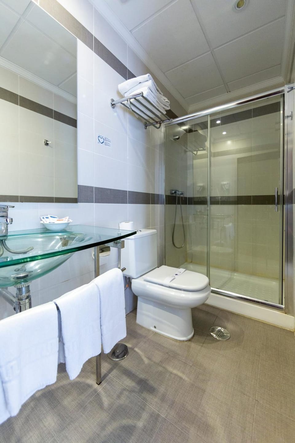 Triple Room | Bathroom | Hair dryer, bidet, towels