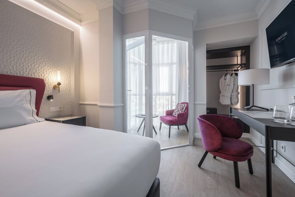 Minibar, in-room safe, soundproofing, iron/ironing board