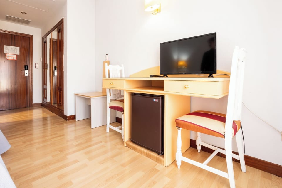 Minibar, in-room safe, desk, soundproofing