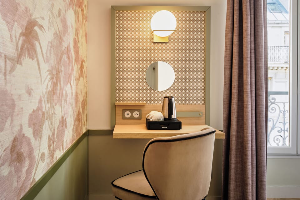 Premium Double Room | In-room safe, desk, soundproofing, iron/ironing board