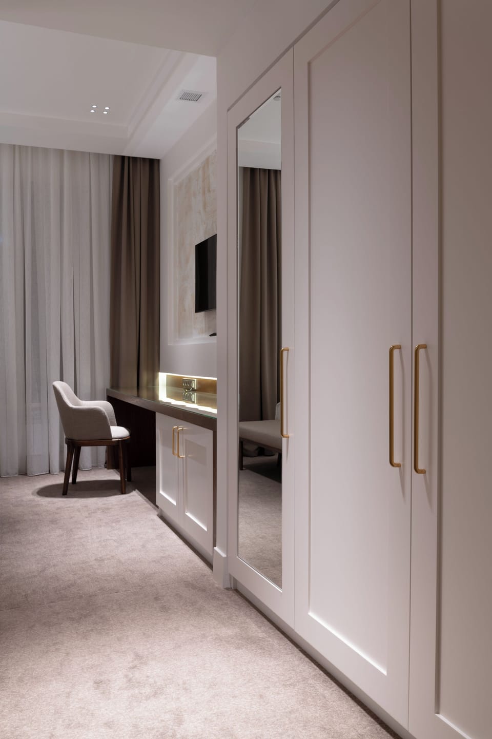 Premium Twin Room | Living area | 100-cm Smart TV with satellite channels