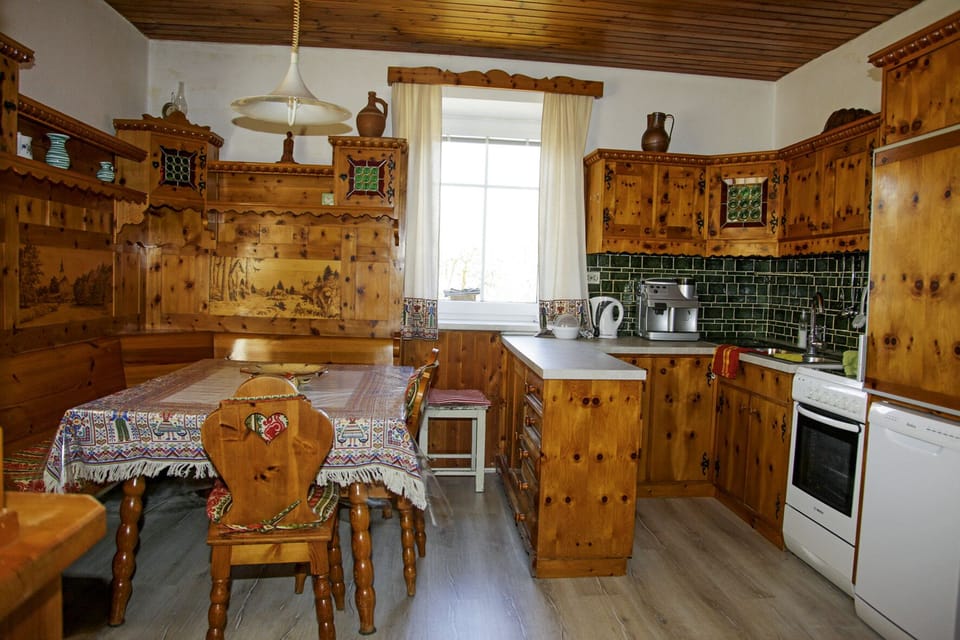 Classic Apartment, 2 Queen Beds, Non Smoking, Terrace | Private kitchen | Fridge, oven, stovetop, dishwasher