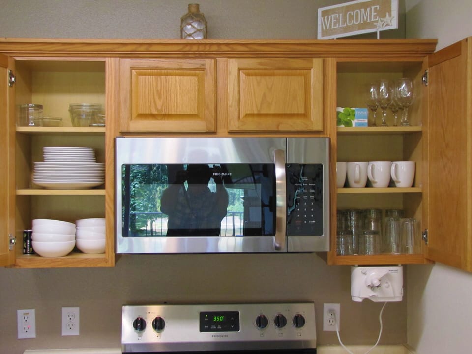 Fully Stocked 
  Kitchen 