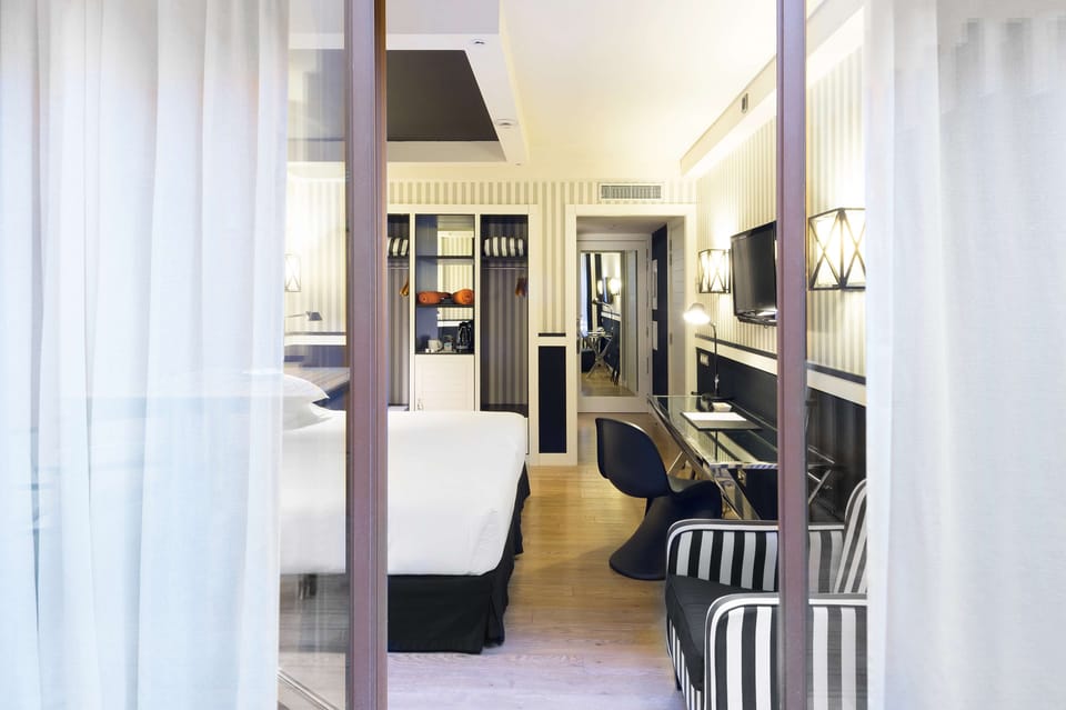 Minibar, in-room safe, desk, blackout drapes