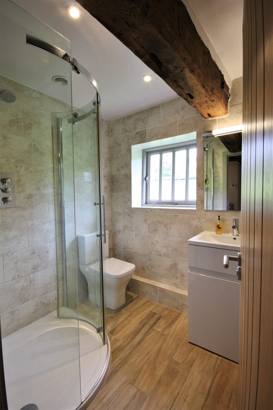 Shower room with good water pressure