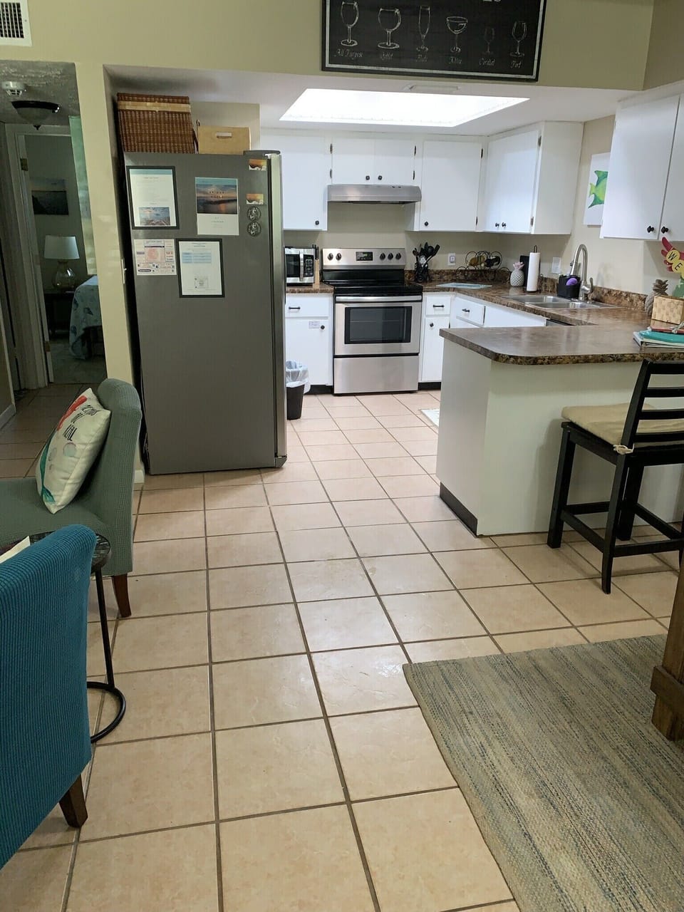 Full equipped kitchen with all you need- ice maker, dishwasher, toaster, etc  