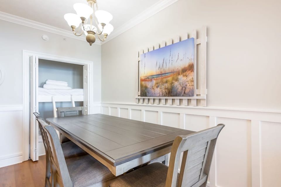Condo, Multiple Beds, Pool Access | Dining