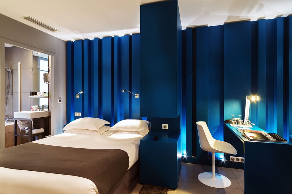 Triple Room | Minibar, in-room safe, desk, soundproofing