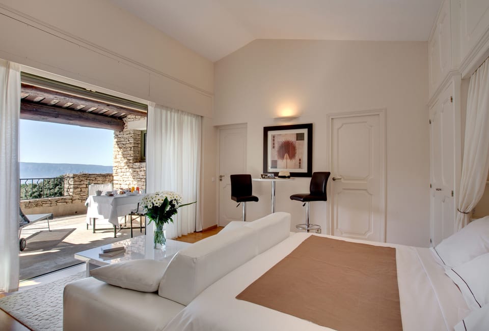 Minibar, in-room safe, desk, soundproofing