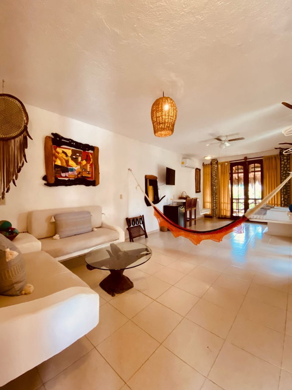 Junior Room | Individually decorated, free WiFi, bed sheets