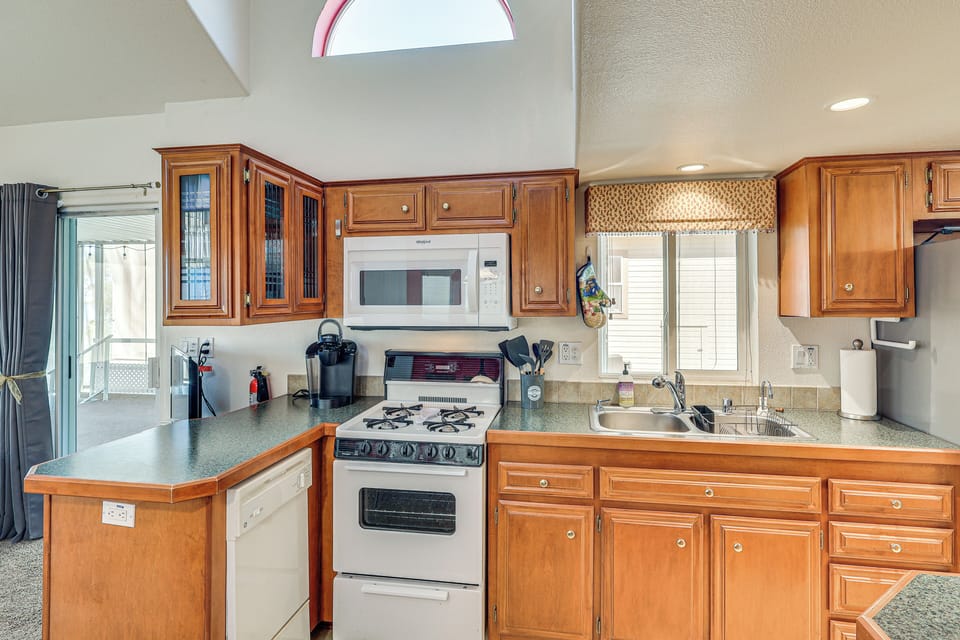 Kitchen | Cooking Basics | Keurig Coffee Maker