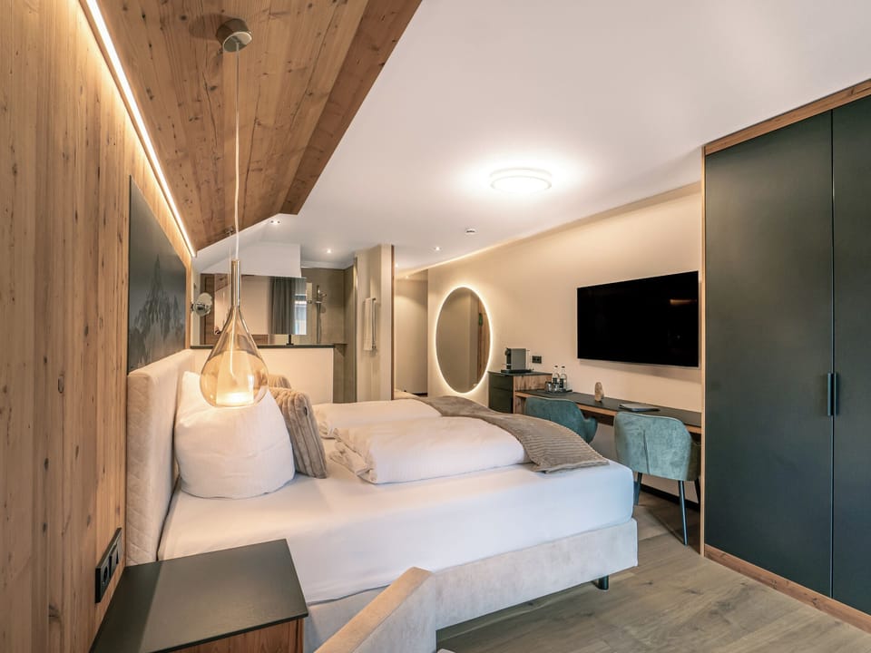 Deluxe Double Room, Balcony | Premium bedding, desk, blackout drapes, iron/ironing board