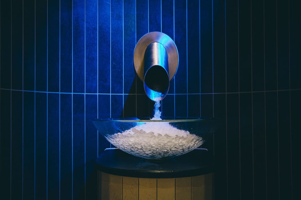 Couples treatment rooms, sauna, hot tub, Turkish bath, body treatments