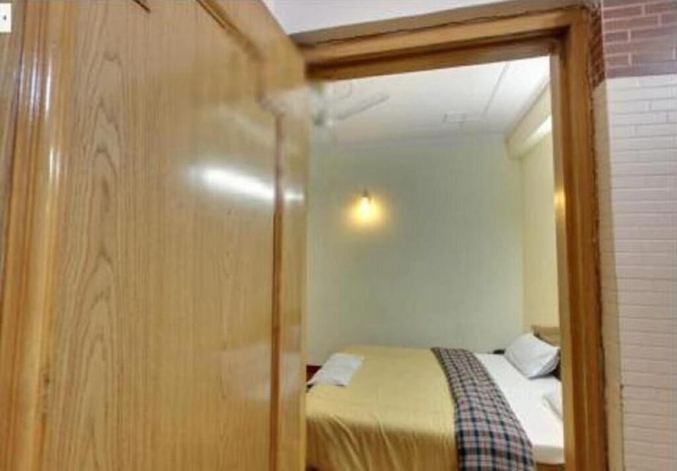 In-room safe, desk, soundproofing, free WiFi