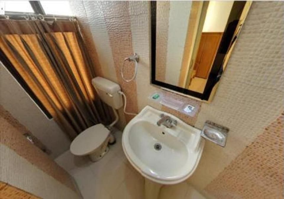 Free toiletries, towels