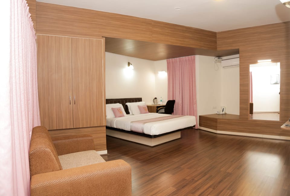 Premium Room | Premium bedding, minibar, in-room safe, desk