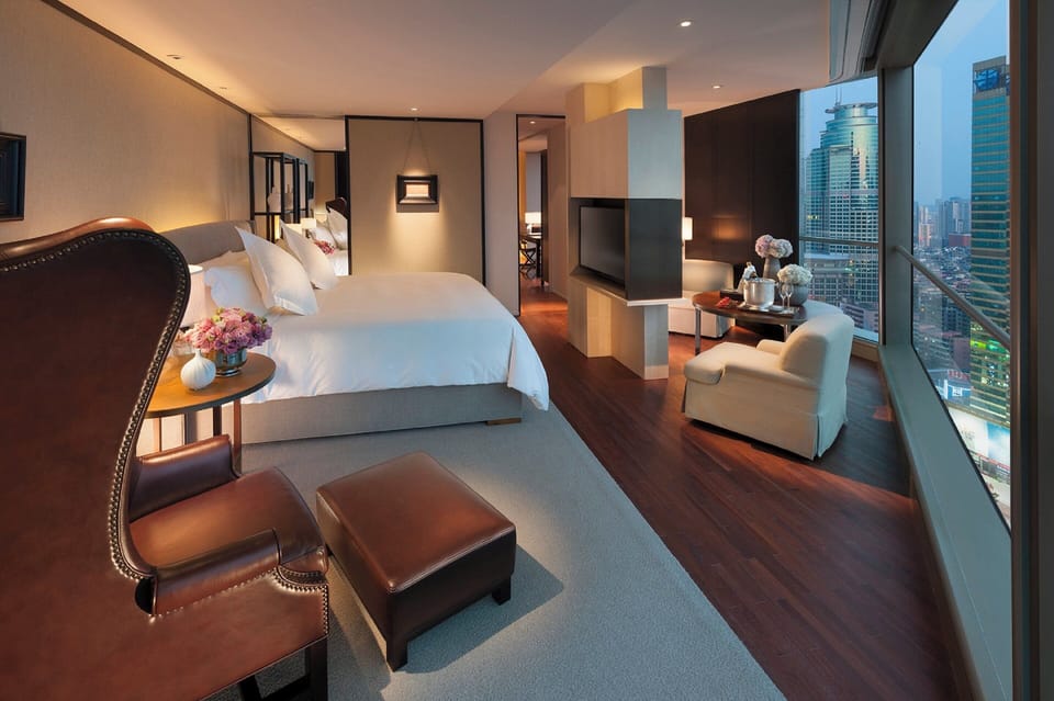 Premium bedding, down comforters, minibar, in-room safe