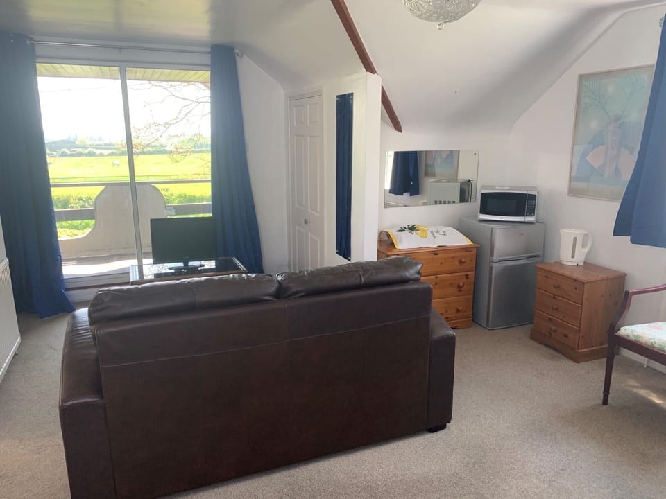 Suite, Ensuite (for upto 4 people)