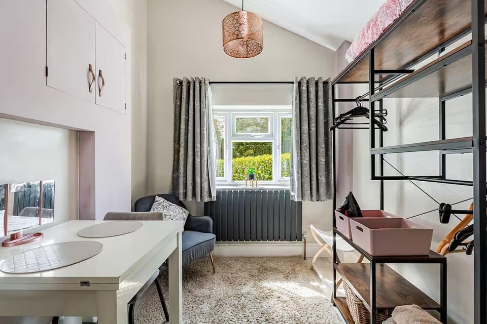 1 Bedroom Annex - 2 Mins From Train Station Apartment in Harlow