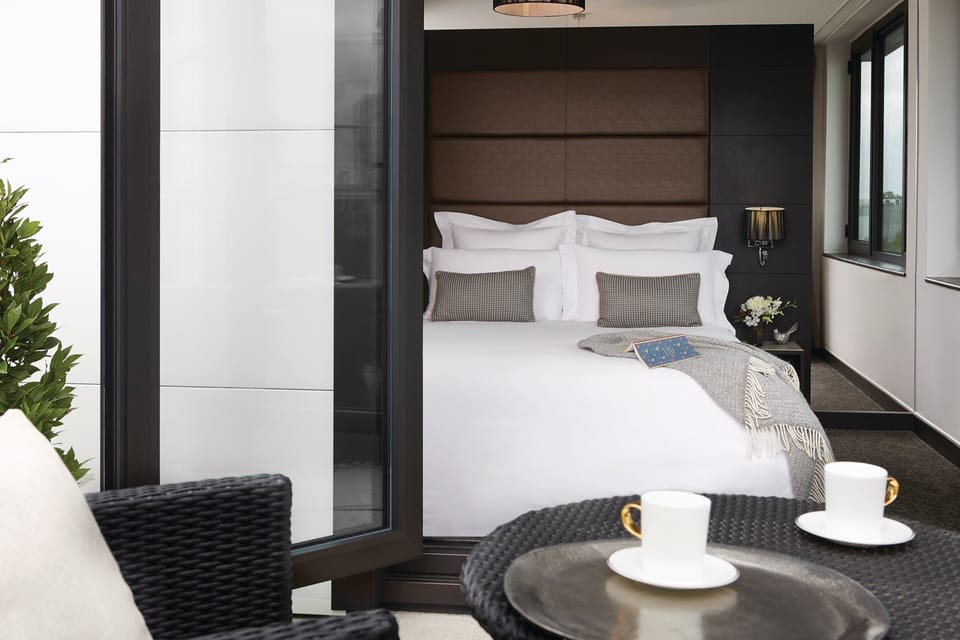Deluxe Double Room, Balcony | Premium bedding, in-room safe, desk, soundproofing