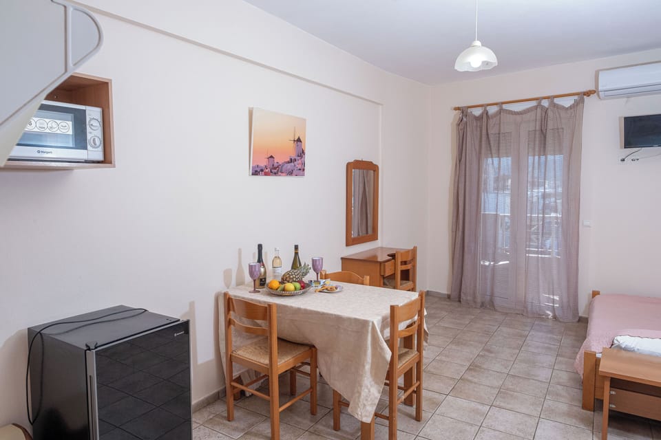 Standard Apartment, 1 Bedroom, Balcony | Frette Italian sheets, pillowtop beds, soundproofing, iron/ironing board