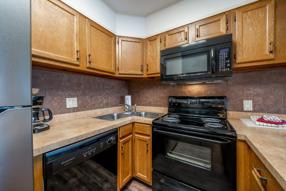 Full kitchen