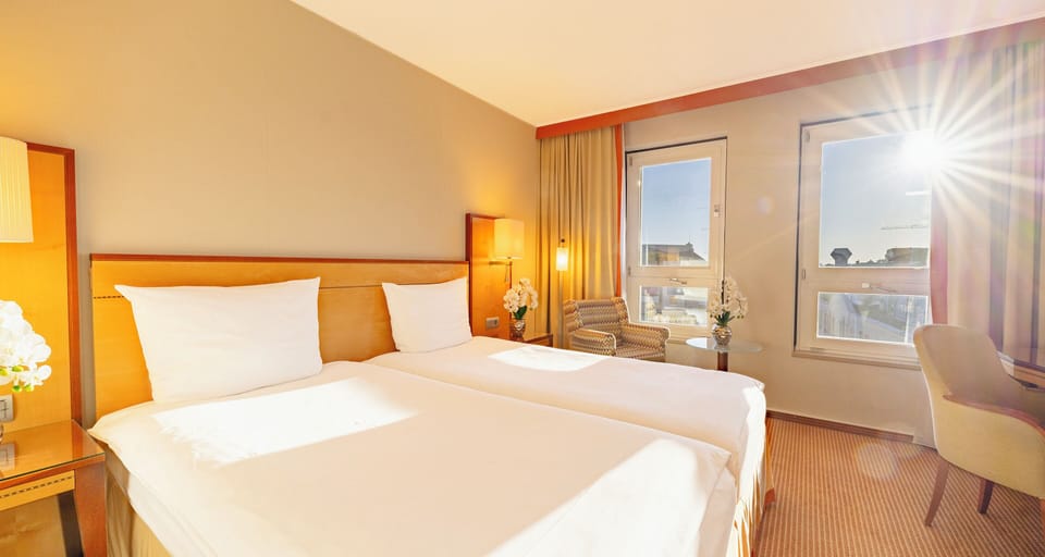 Superior Twin Room | Premium bedding, in-room safe, desk, blackout drapes