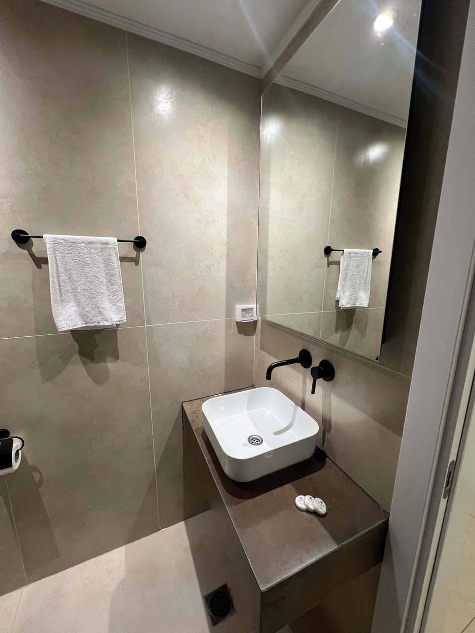 Shower, towels