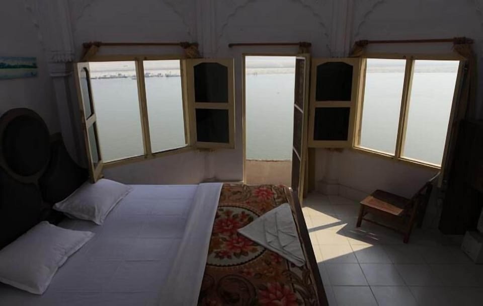 1 bedroom, premium bedding, rollaway beds, free WiFi