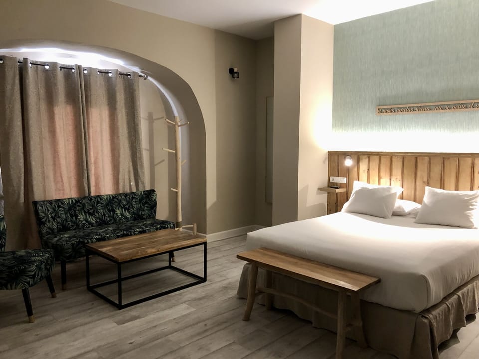 Superior Double Room, Private Bathroom | In-room safe, desk, blackout drapes, soundproofing