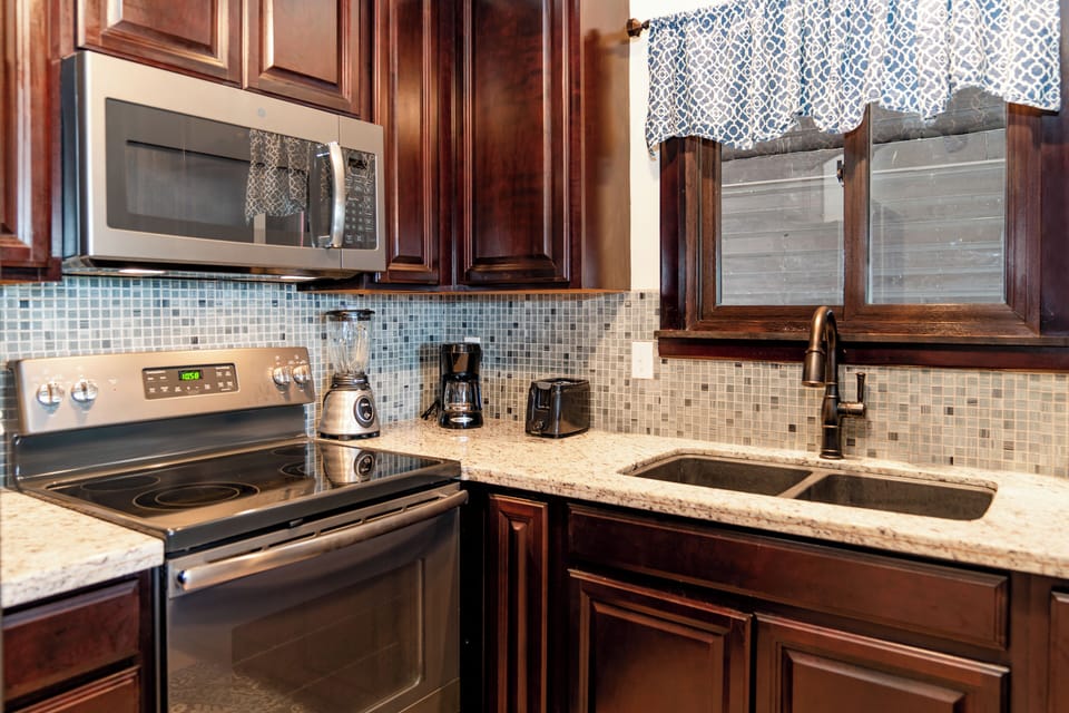 Villa, 2 Bedrooms, Garden View | Private kitchen | Fridge, microwave, stovetop, coffee/tea maker