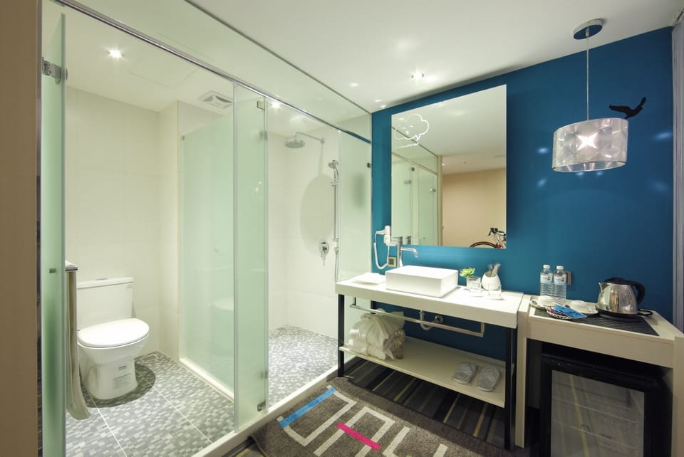Standard Room, 2 Twin Beds (Special Offer II) | Bathroom | Shower, hair dryer, slippers, towels