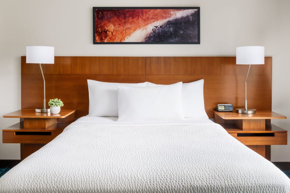 Premium bedding, in-room safe, desk, laptop workspace