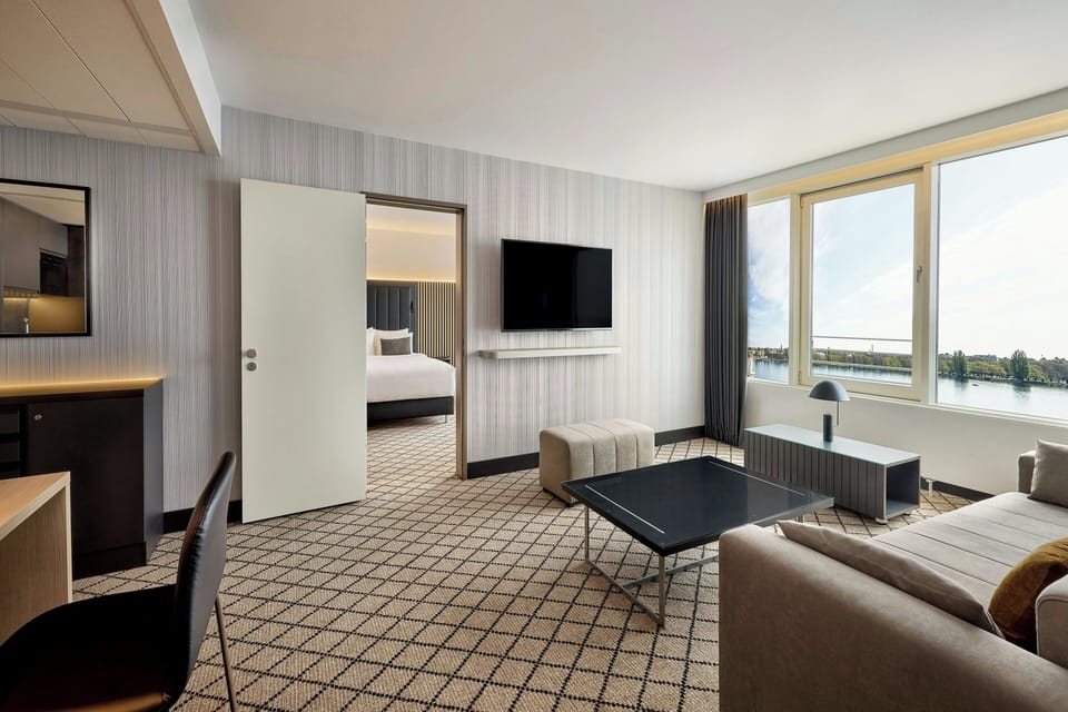 Suite, 1 King Bed, Lake View | Living room | Smart TV, Netflix, pay movies