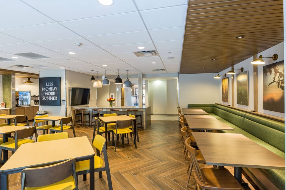 Free daily continental breakfast
